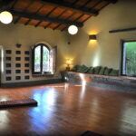 Meditationsraum, Seminarraum, Tempelraum, alles in einem bei unserem Tantra-Retreat in Italien