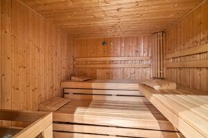 Seminarzentrum mit Sauna bei Elmstein mitten im Pfälzerwald. Das Seminarhaus Sandsteinhof, ein perfekter Ort für unser Tantra-Jahrestraining